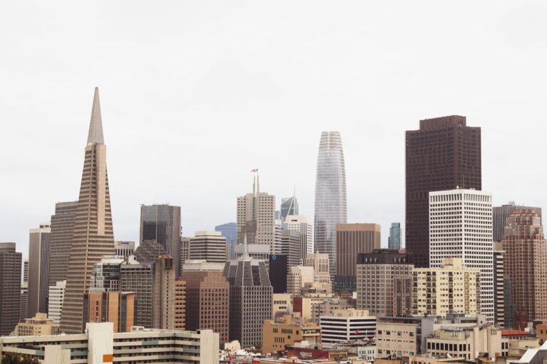 Choosing the Right Salesforce Project Approach: Contractor vs. Staff Augmentation