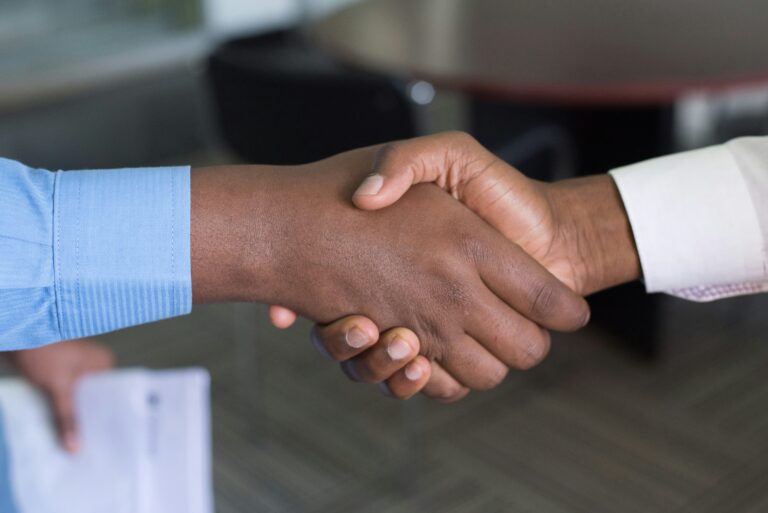 Advantages of Being a Partner Over a Vendor